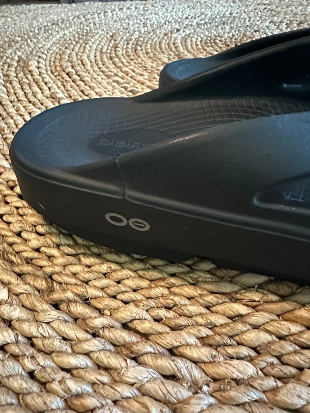 OOFOS SUZE 11 men’s Blacks Comfort Flip Flop Sandals